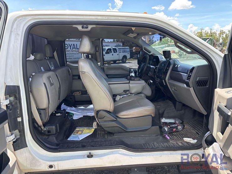 2017-ford-f550-image-28