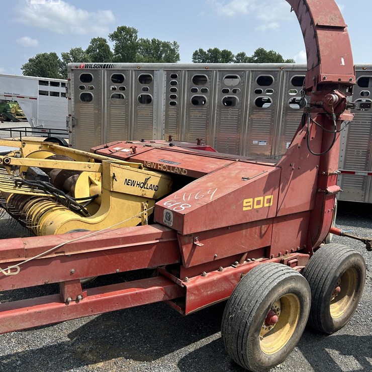 NEW HOLLAND 900