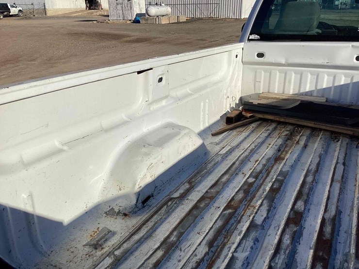 2013-chevrolet-silverado-2500-image-22
