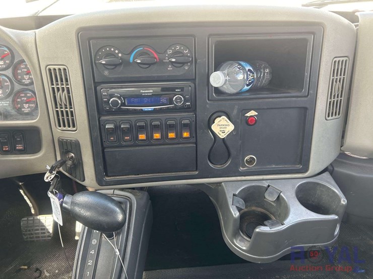 2014-international-durastar-4300-image-13
