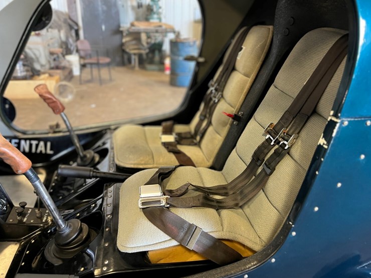 rotorway-exec-162f-helicopter-with-custom-enclosed-trailer-image-12