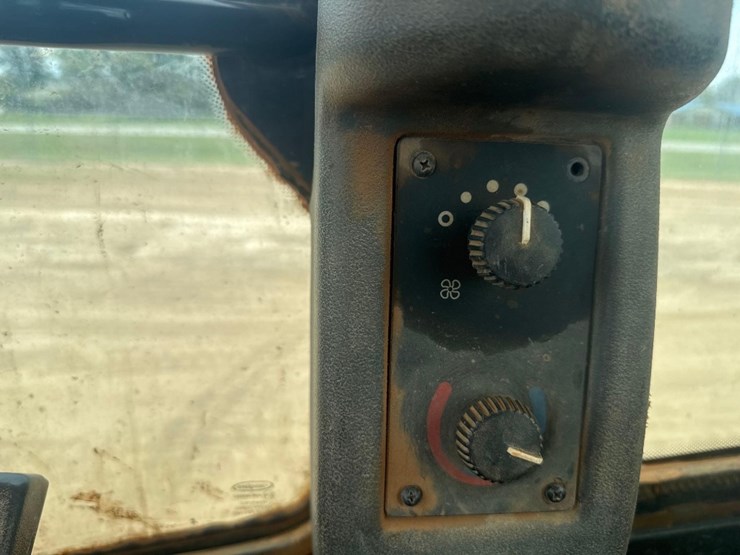 2014-deere-544k-image-27