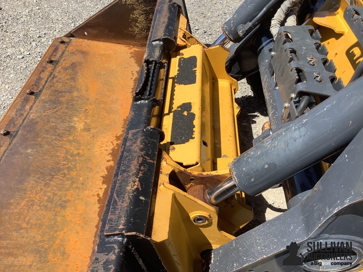 2021-deere-333g-image-16