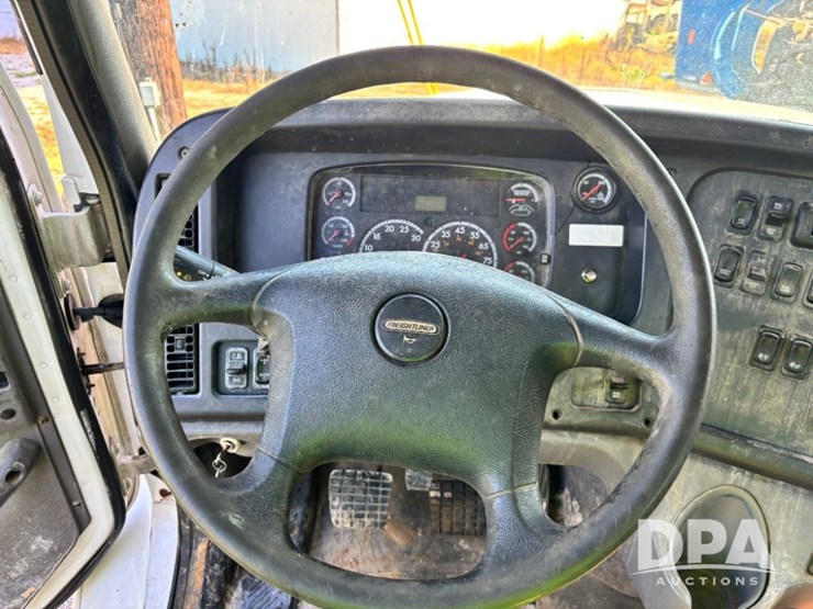 2011-freightliner-truck-(gp11247,-unit-115385)-image-70