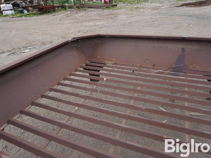 8'x8'x28"-tall-hay-feeder-image-10