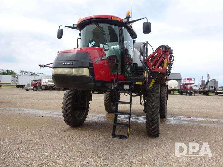 2015-case-ih-patriot-4440-image-3