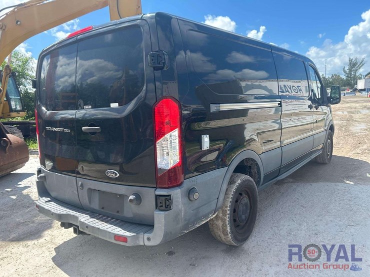 2015-ford-transit-image-3
