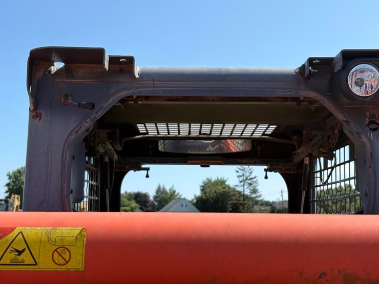 kubota-ssv75-image-13