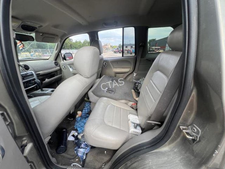 2004-jeep-liberty-image-12