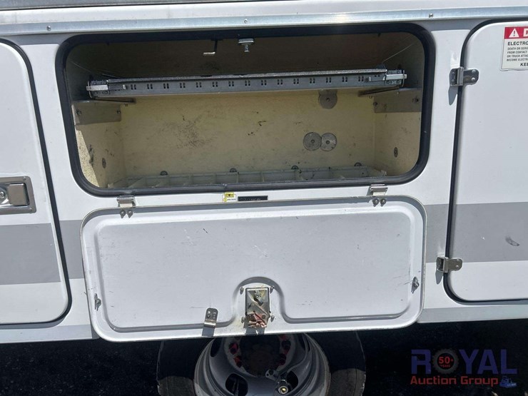2012-ram-4500-versalift-bucket-truck-image-19
