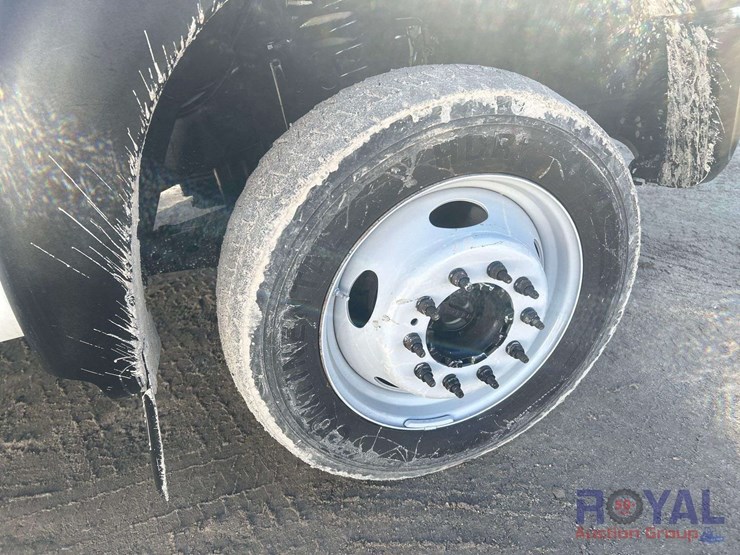 2013-ford-f550-image-56