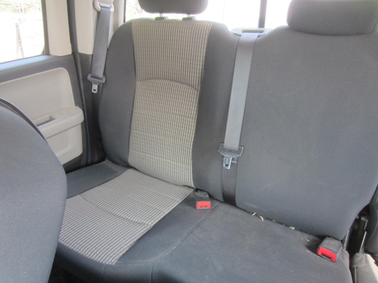 2011-dodge-ram-1500-image-30