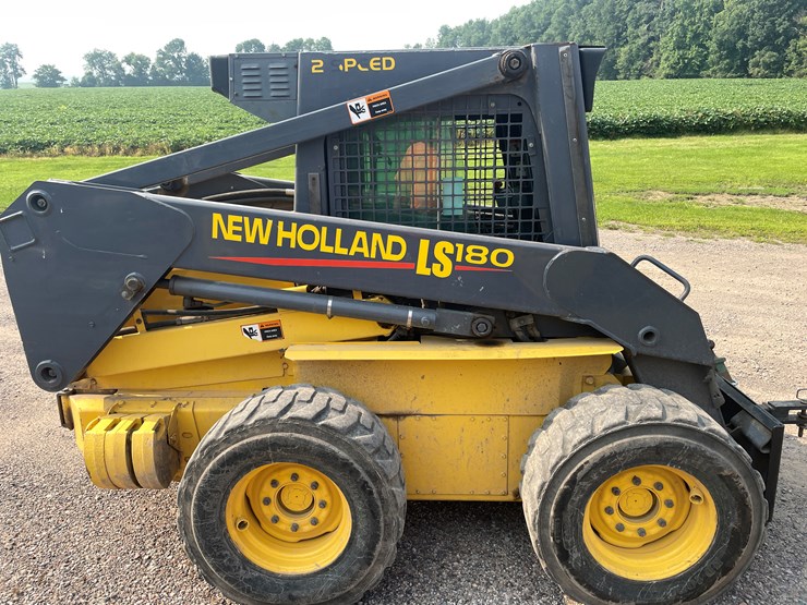 new-holland-ls180-image-8