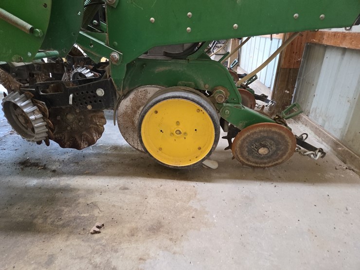 john-deere-7200-image-31