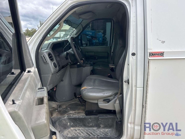 2013-ford-e350-image-11