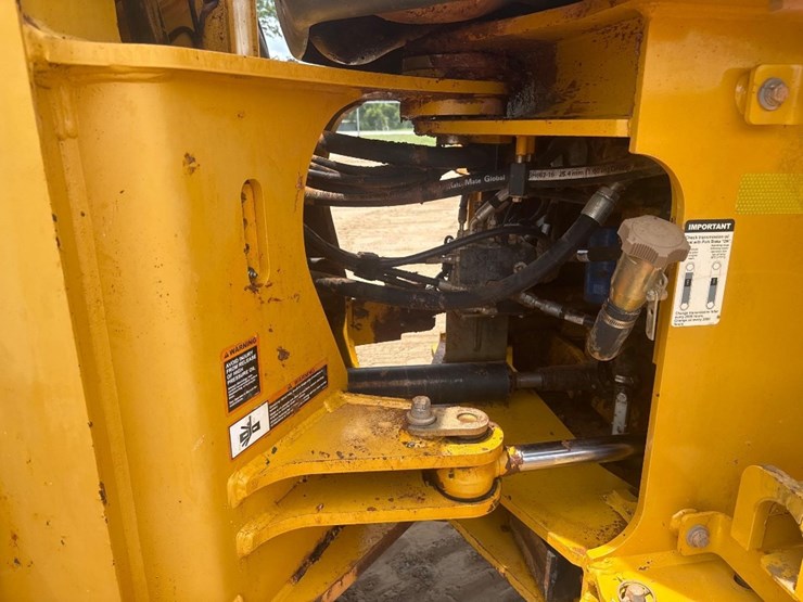 2014-deere-544k-image-16