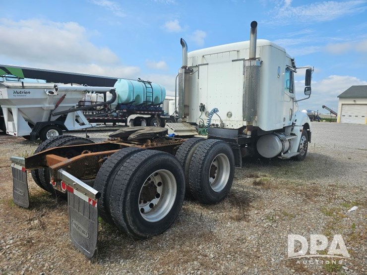 2006-freightliner-cl120t-truck-(pz13811,-unit-51318)-image-4