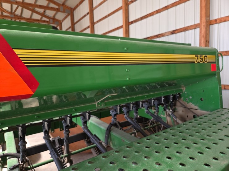 john-deere-750-image-22