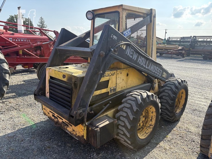 new-holland-l553-image-10