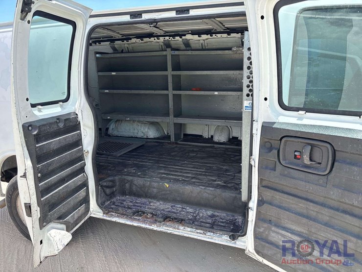 2003-chevrolet-express-1500-image-21