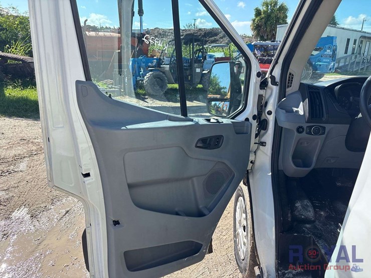 2016-ford-transit-image-8