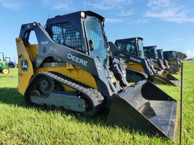 deere-317g-image-2