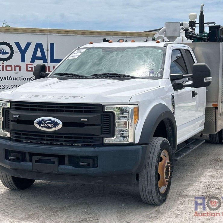 2017 FORD F550
