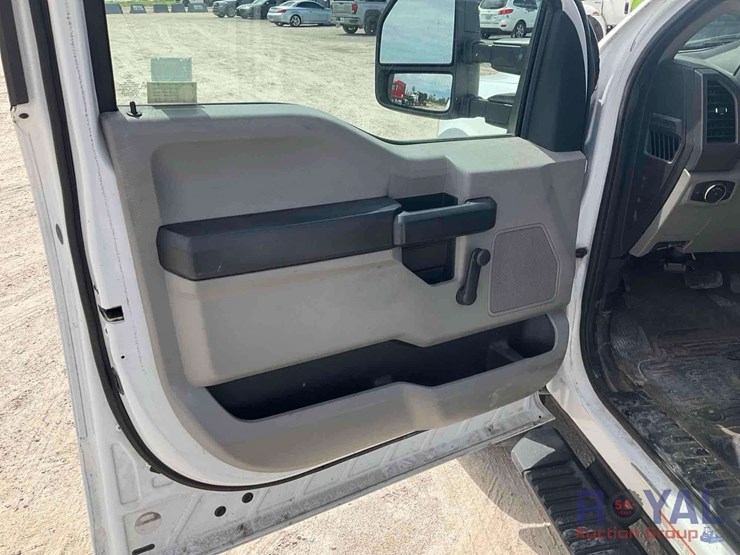2017-ford-f450-image-11