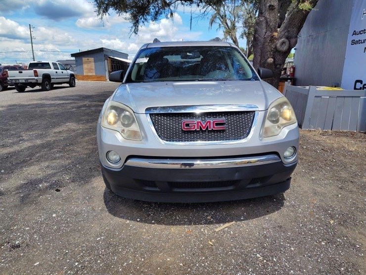 2012-gmc-acadia-image-2