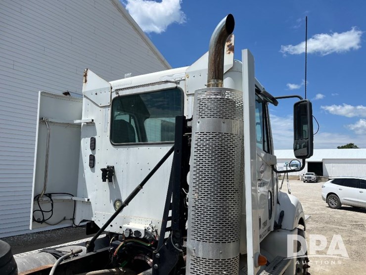 2009-freightliner-truck-(jn2397,-unit-277091)-image-25