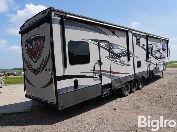 2015-forest-river-spartan-43'-3-slide-tri/a-camper-image-5