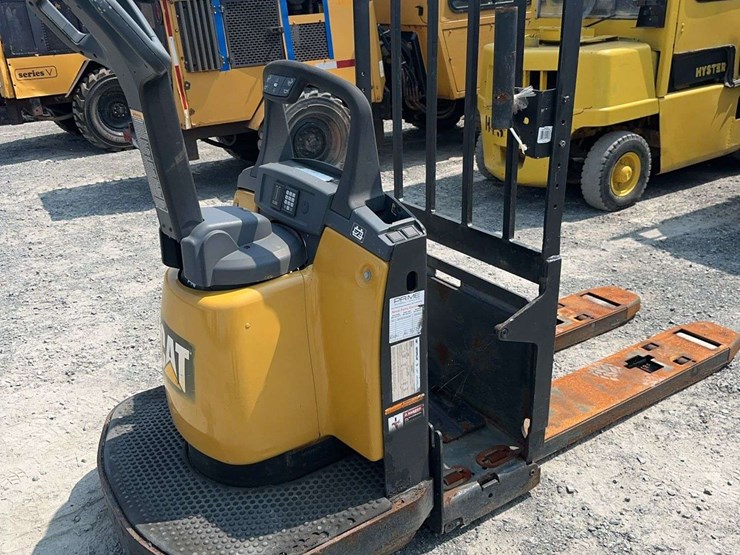 caterpillar-wr6000-image-3