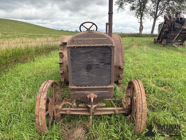 mccormick-deering-10-20-antique-tractor-image-2