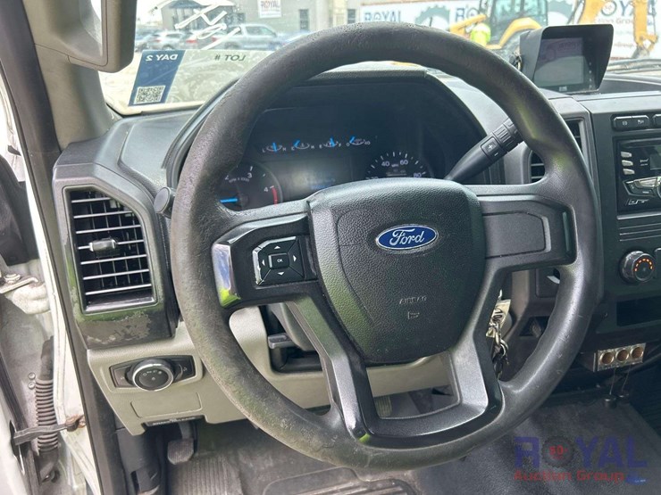 2017-ford-f550-image-15
