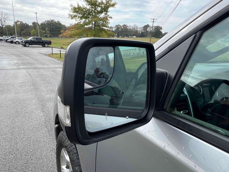 2021-ram-1500-big-horn-image-18