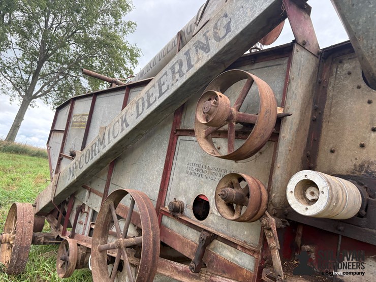 mccormick-deering-no-22-s150d-threshing-machine-image-14