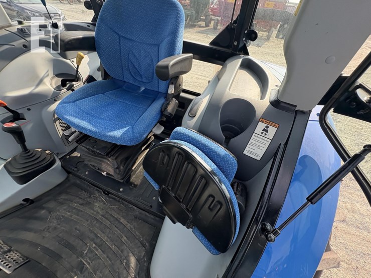 2016-new-holland-ts6.120-image-27