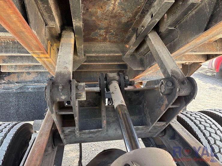2005-international-durastar-4300-image-28