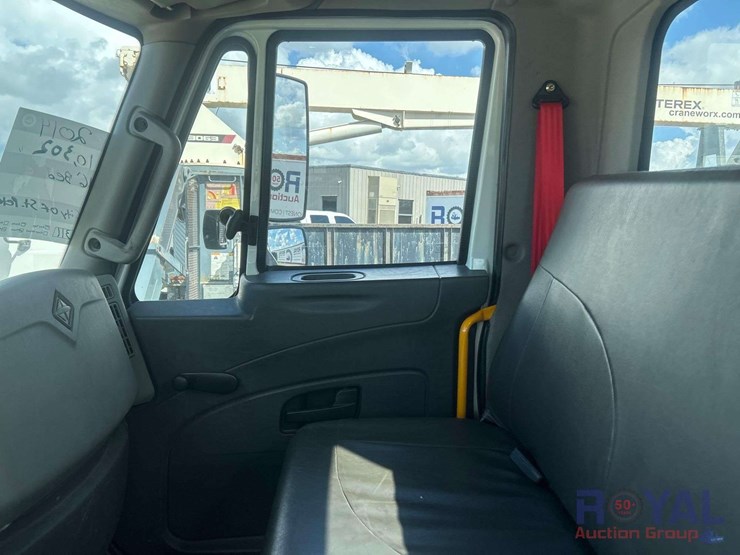 2014-international-durastar-4300-image-14
