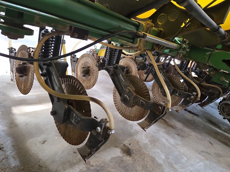 john-deere-7200-image-29