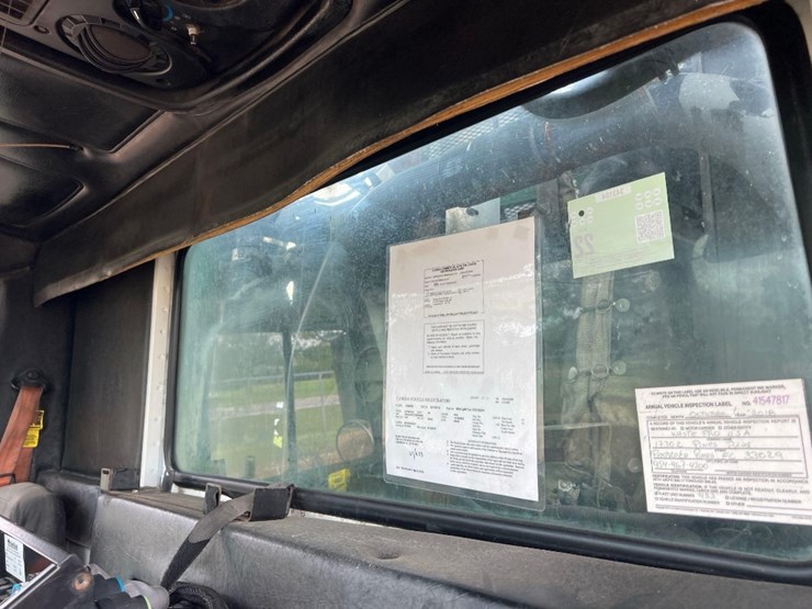 2012-mack-leu613-image-43
