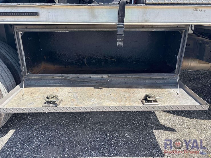 2017-ford-f550-image-27