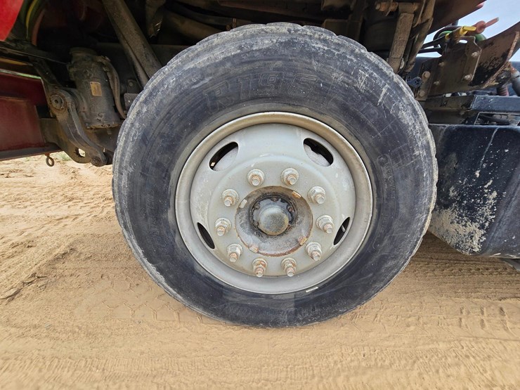 2016-ottawa-yard-spotter-truck---cummins-diesel,-allison-auto,-hydraulic-air-fifth-wheel,-33,000-...-image-20