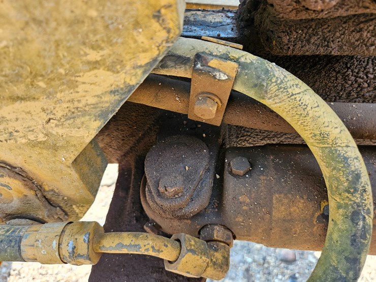 2002-caterpillar-12h-image-103
