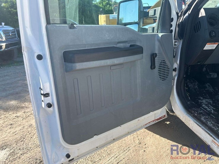 2013-ford-f550-image-7
