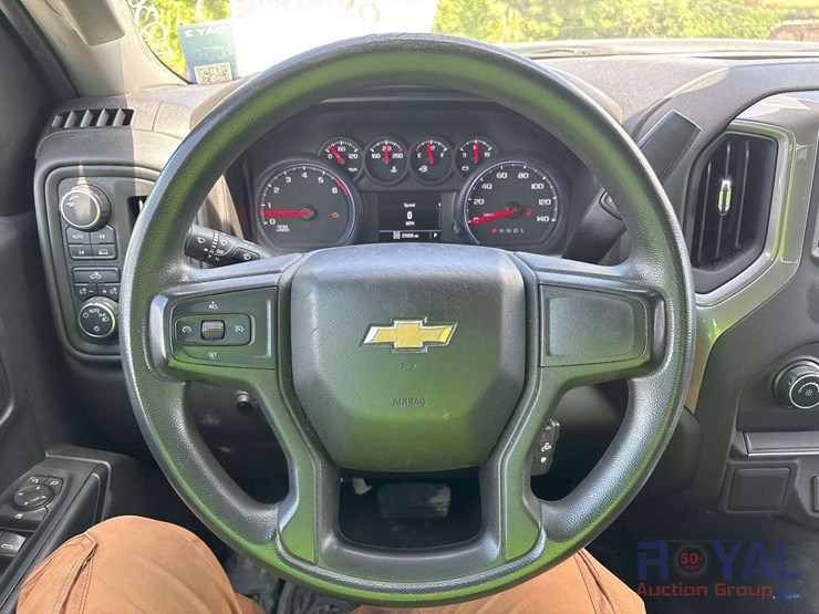 2019-chevrolet-silverado-1500-image-13