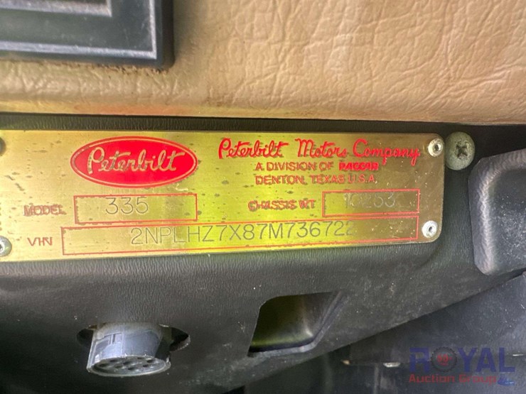 2007-peterbilt-335-image-5