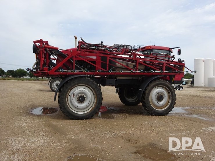2011-case-ih-patriot-4420-image-18