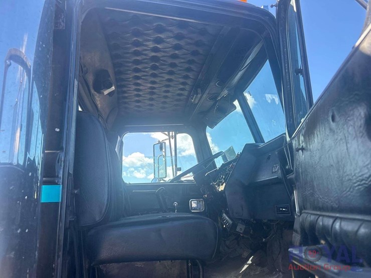 1995-western-star-4900-image-37