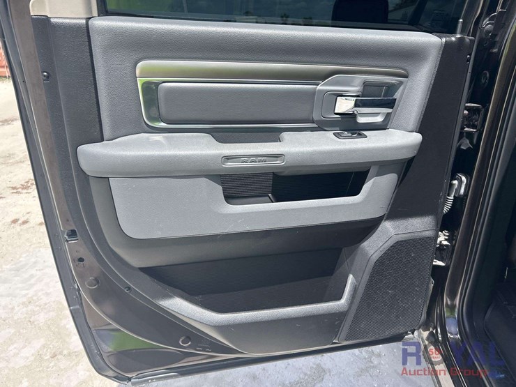 2017-dodge-ram-1500-image-19